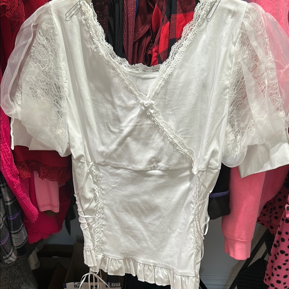 White Puff Sleeve Ruffled Blouse